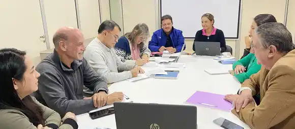 Firma de convenio entre la Municipalidad de Concordia y FUNDEFI para impulsar el desarrollo productivo local