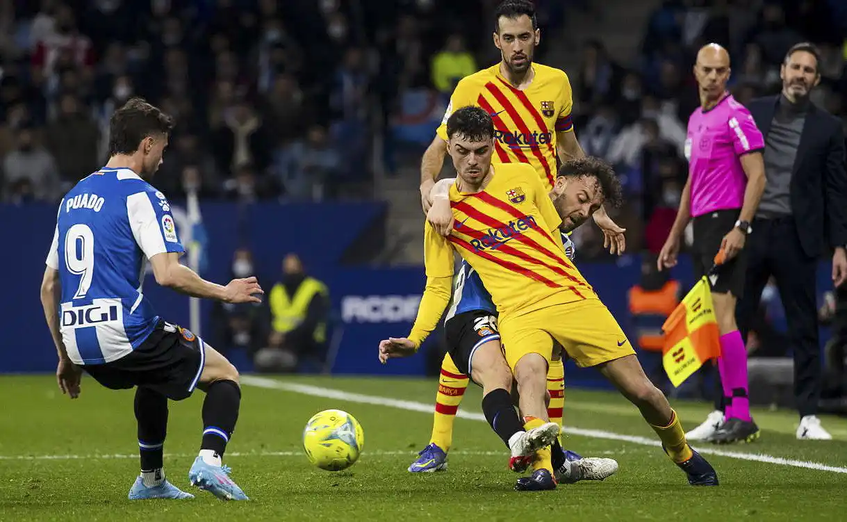 Espanyol y Barcelona igualaron el clásico