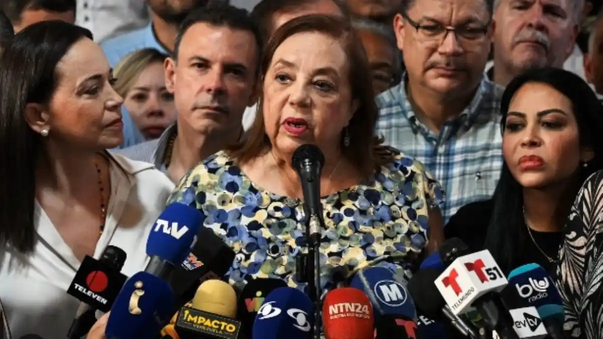 Según Vladimir Villegas: el CNE no permite la inscripción de Corina Yoris por una orden política «de arriba»