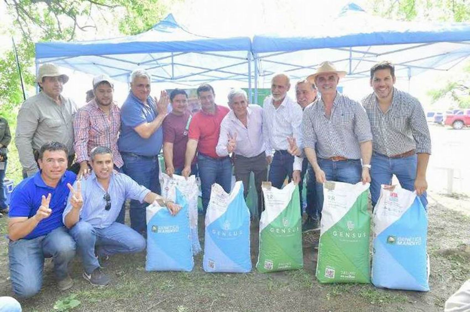 El Gobierno provincial entregó semillas 
de algodón a productores estructurados