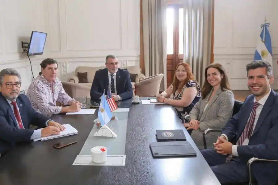 Rimoldi se reunión con la agregada política en Seguridad de la Embajada de Estados Unidos