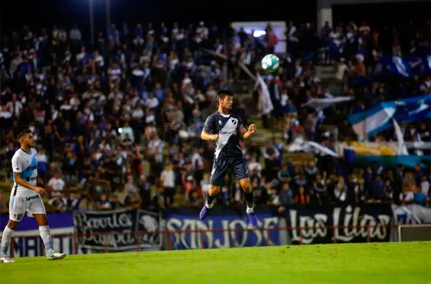 Alvarado conoce su camino en la Primera Nacional