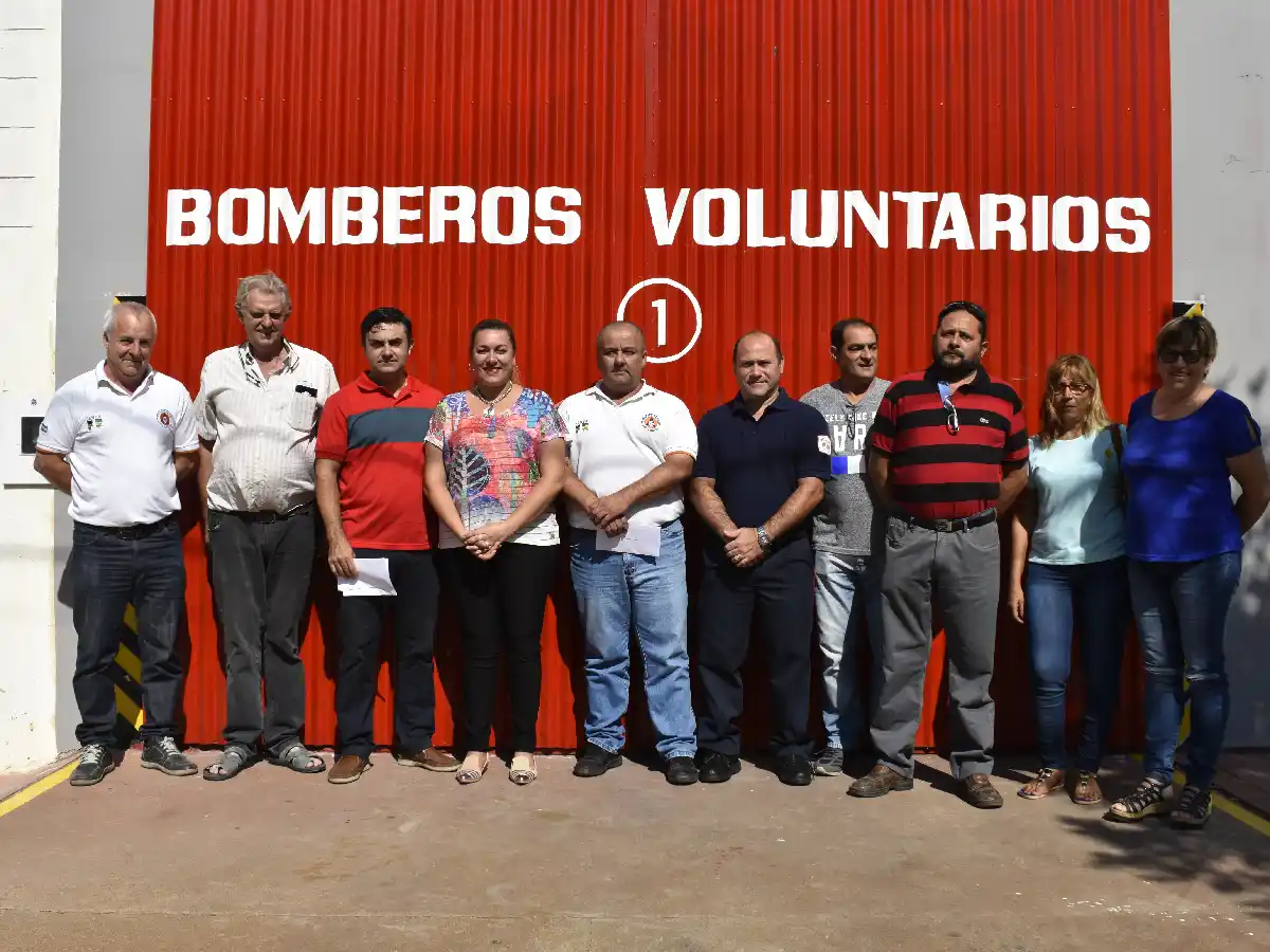 Frontera: Bomberos Voluntarios  adquieren su primer autobomba      