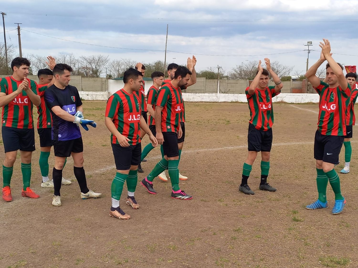 Fútbol: Defensores Unidos juega su primer partido del año