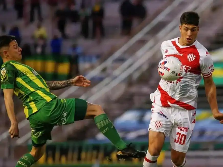 EL Tatengue visita al Tiburón a las 15:30.Foto:Telam