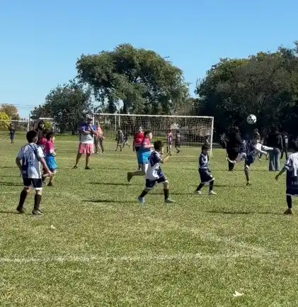 Primer encuentro de escuelitas municipales de fútbol en barrio 2 de Abril