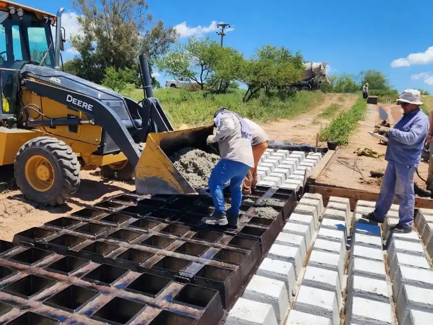 “En época de sequías es fundamental avanzar con la ejecución de obras hídricas”, resaltó el ministro Lisandro Enrico.