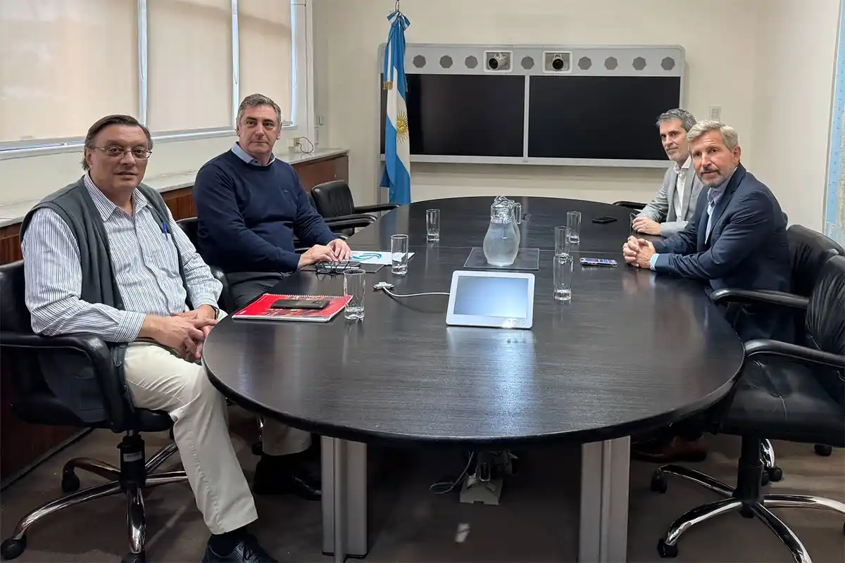 Frigerio gestionó mejoras para las rutas nacionales 14 y 127 en reunión con Vialidad Nacional