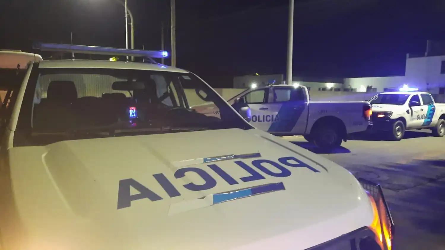 Varios móviles policiales intervinieron en la situación. Foto: Archivo La Opinión.