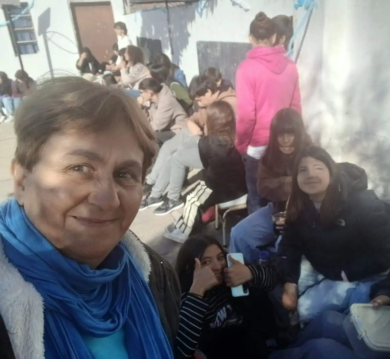 Marisa Senatori con sus alumnos.