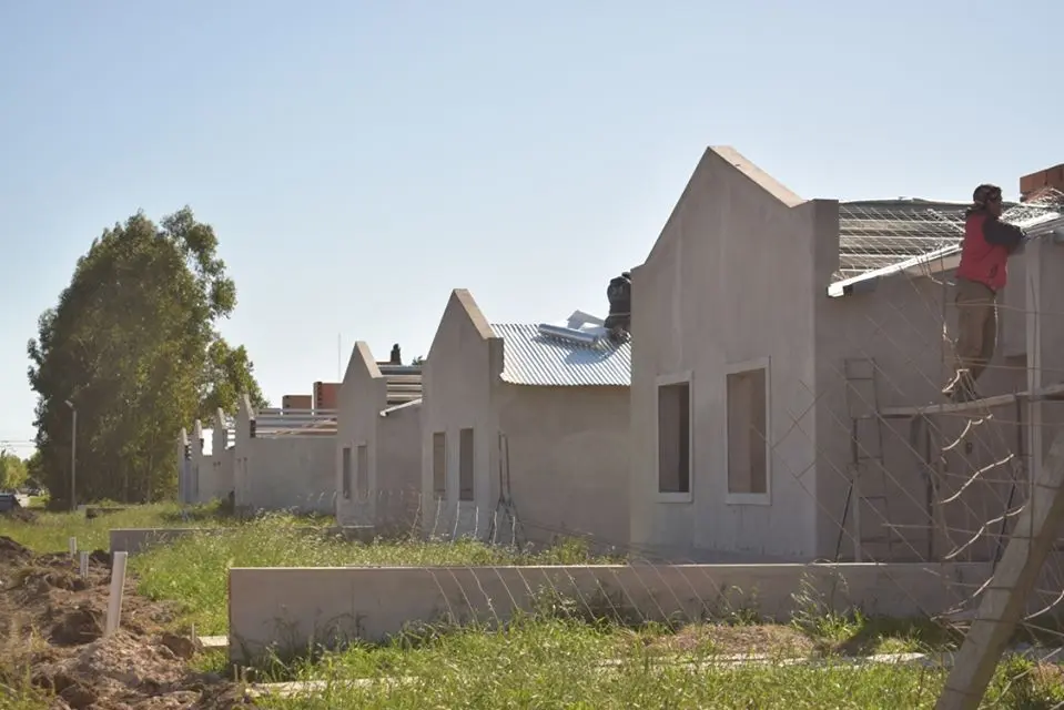 Avanza la construcción de 26 viviendas en Lobería