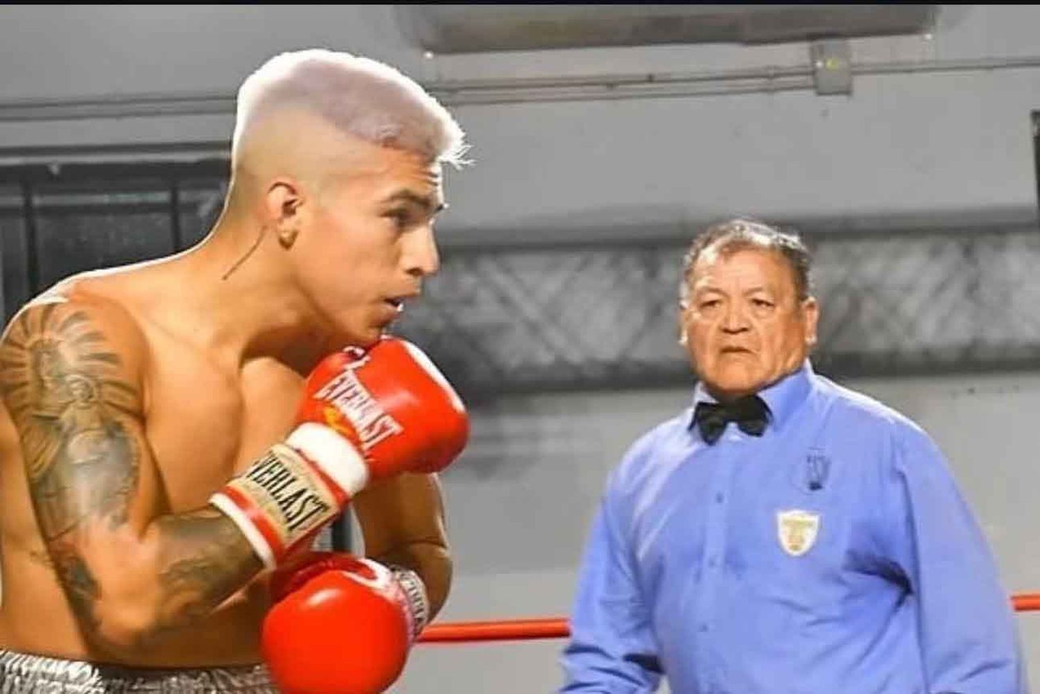 Santiago Bazán frente a Lucas Rojas en el Gimnasio Municipal