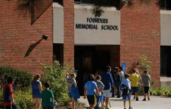 Juez suspende decreto de Trump para eliminar el Departamento de Educación de EE.UU.