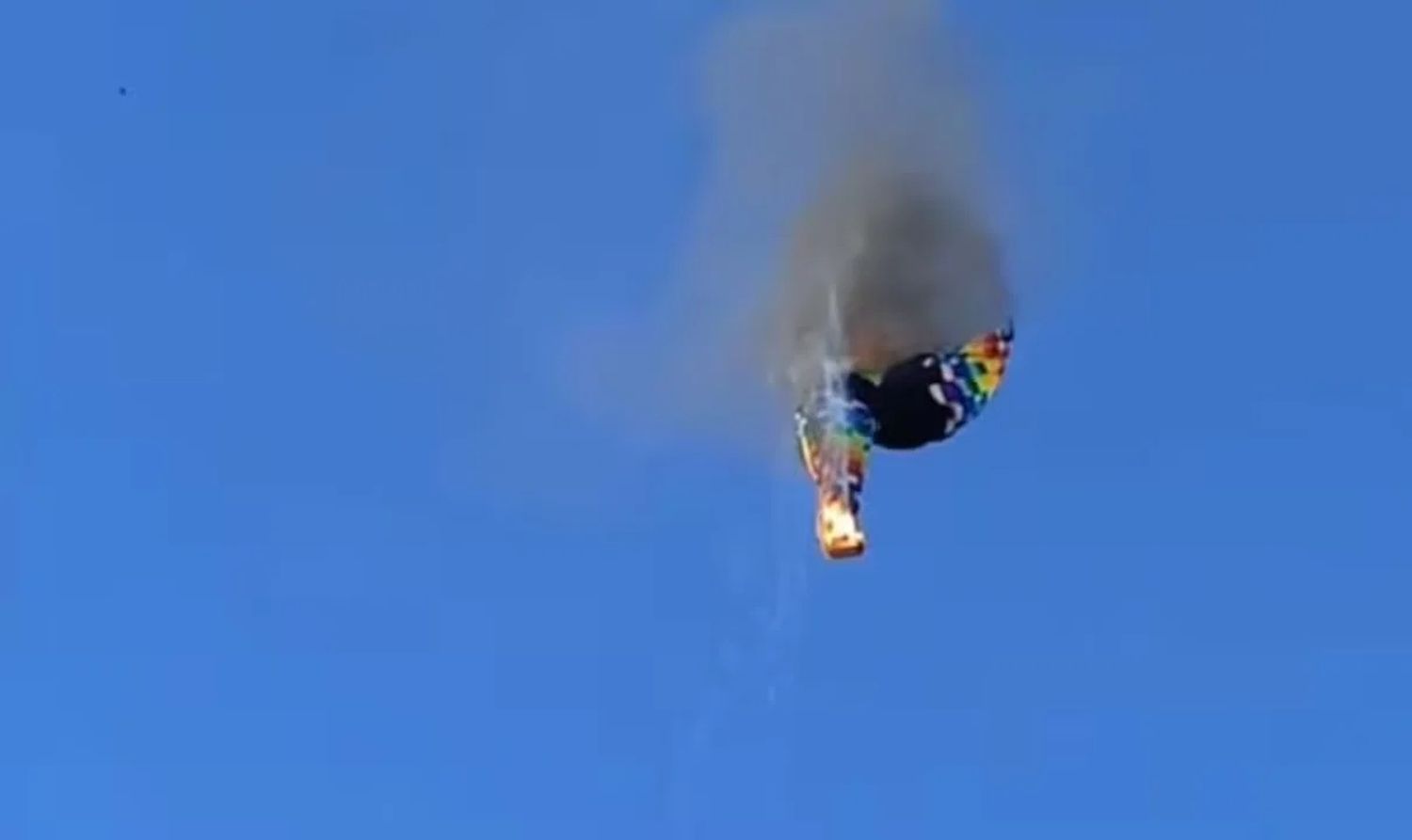 El globo aerostático se incendió en pleno vuelo