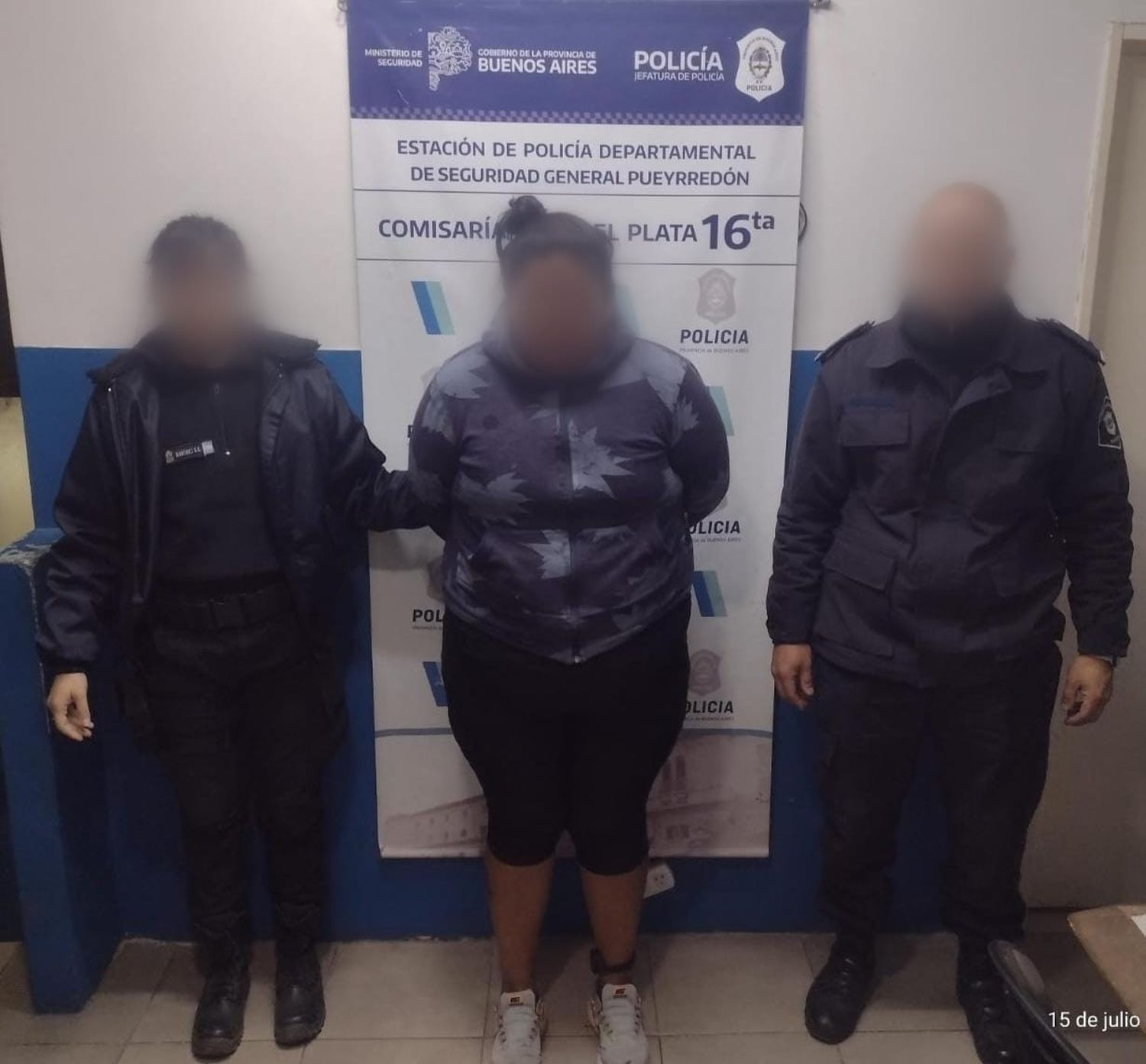 Incumplió el arresto domiciliario y causó disturbios en la casa de su familia