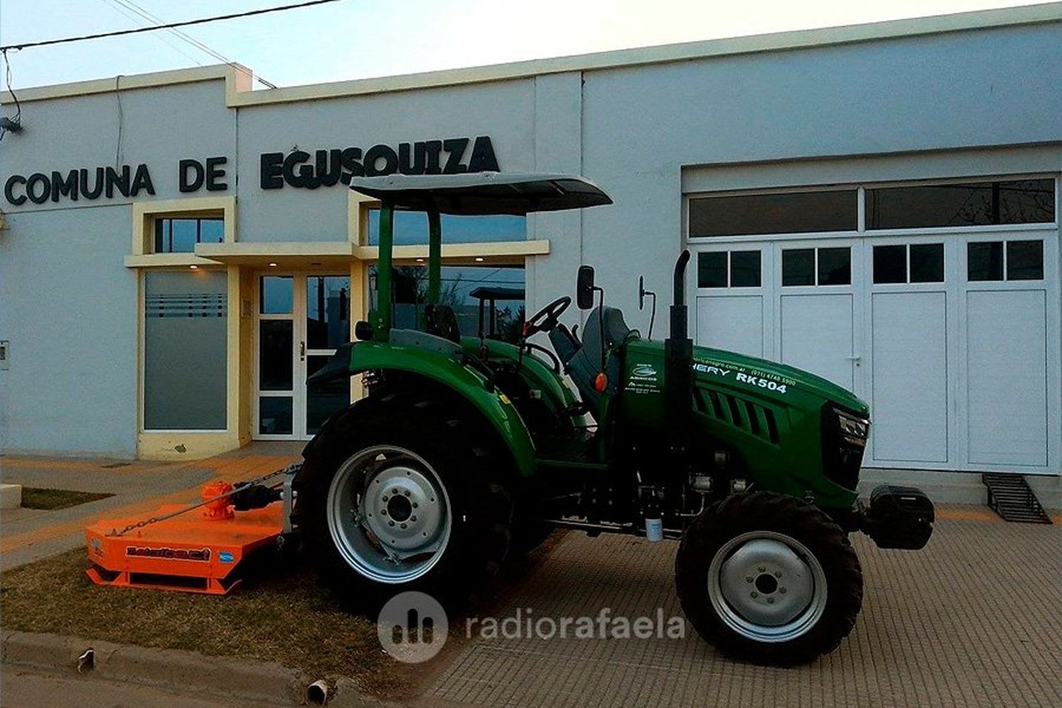 Tractor y desmalezadora adquirido con fondos propios