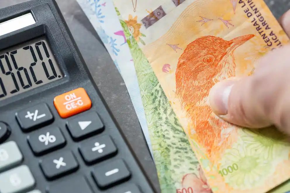 En marzo, los salarios crecieron por debajo del índice de inflación