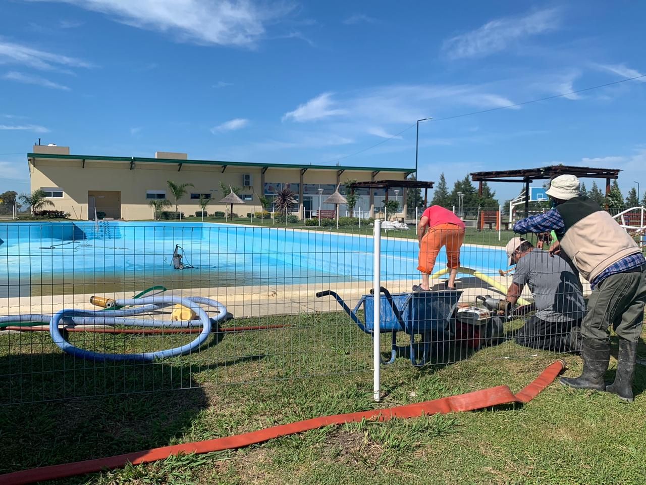 Se avanza en la puesta a punto del Polideportivo Municipal de Larroque
