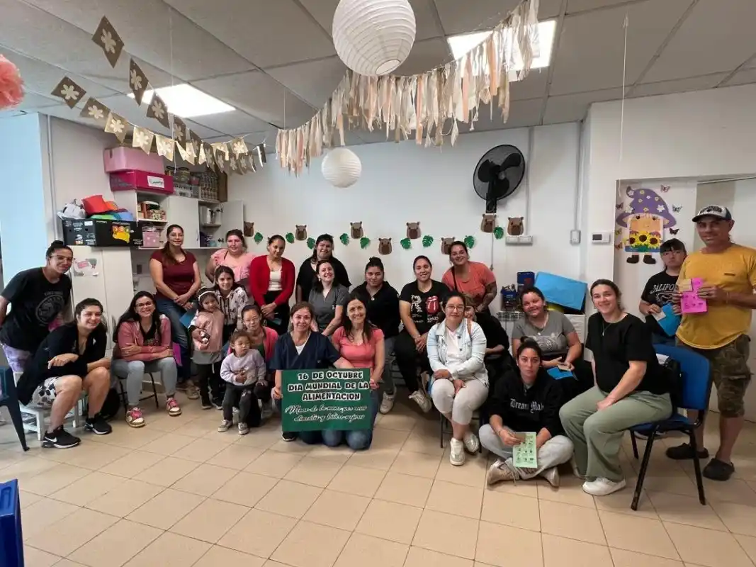 Familias de los Espacios de Primera Infancia 'Voy Creciendo' y 'Esperanza' participaron de un taller sobre hábitos saludables y alimentación