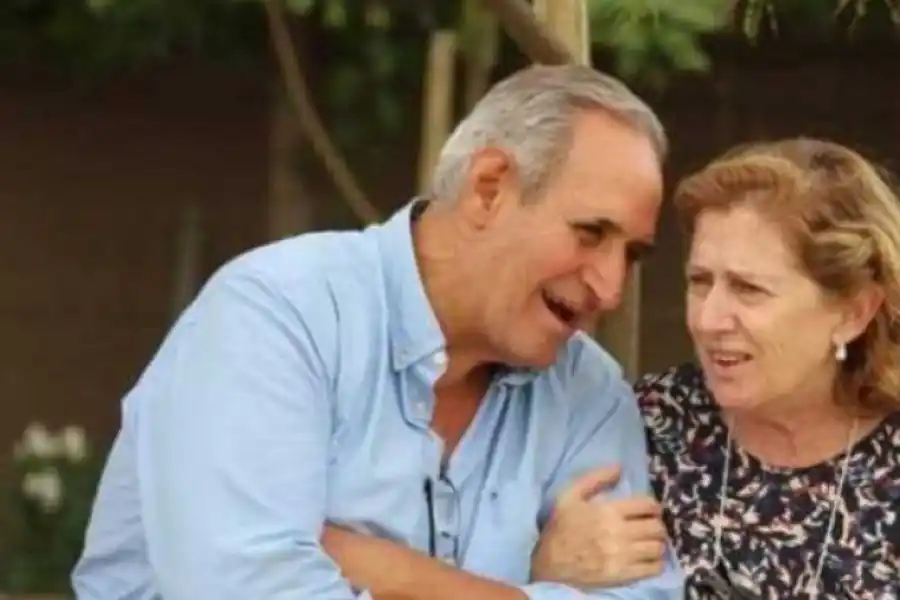 Irañeta junto a su esposa, también fallecida en el accidente