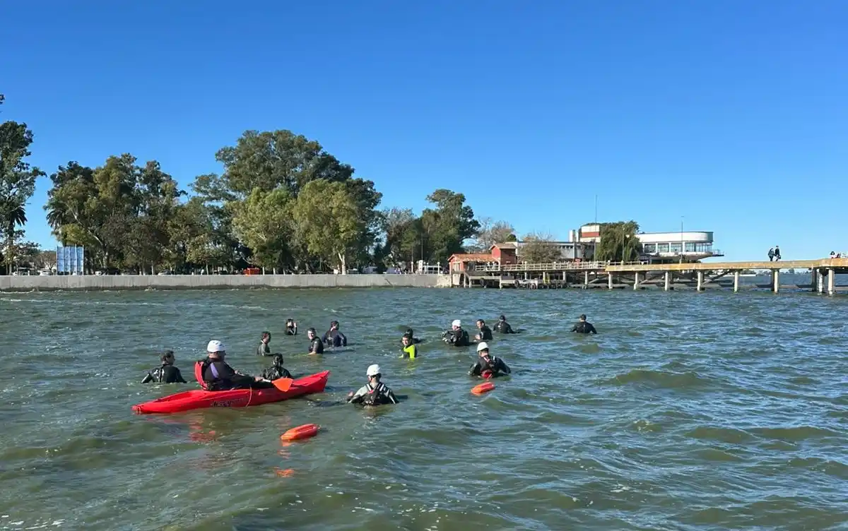 Fin de semana de entrenamiento en Chascomús: rescate acuático en la laguna e incendios industriales en el cuartel