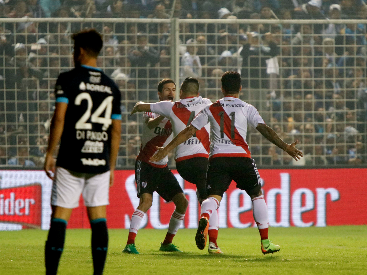 River goleó y acecha a Boca