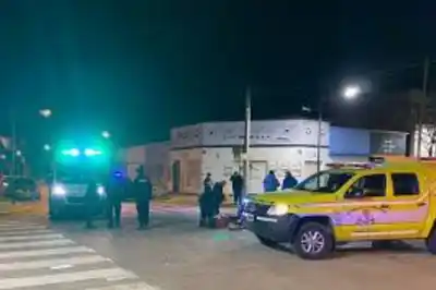 Ruta 8: un motociclista murió tras un chocar contra un camión en Venado Tuerto