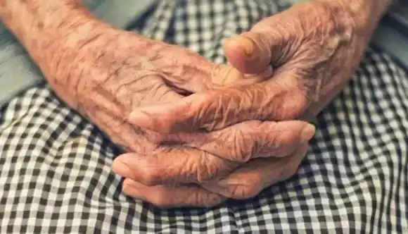 ¡ABERRANTE! Abuela de 90 años fue ABUSADA por SU NIETO en Atlántico