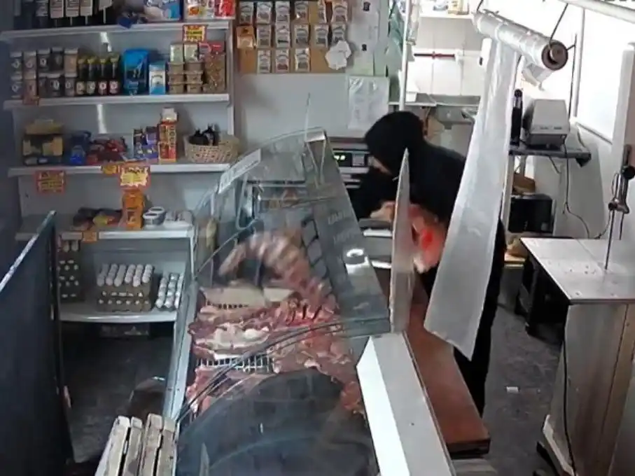 El criminal tomo todo lo que pudo y huyo (Foto: Gentilizas)