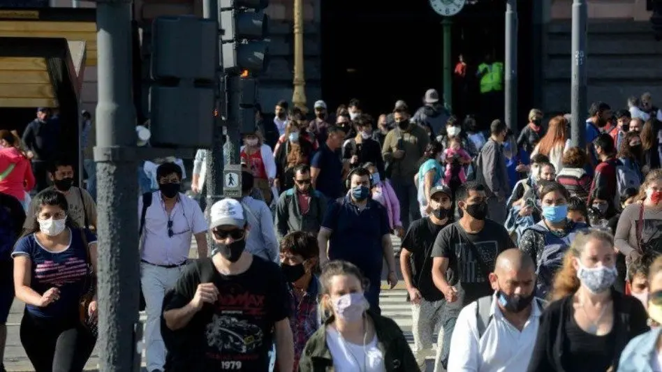 Para un inmunólogo, "estamos en una situación muy complicada y hay que restringir la circulación"