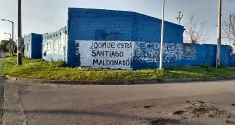 Enojado por reclamo de Santiago Maldonado.