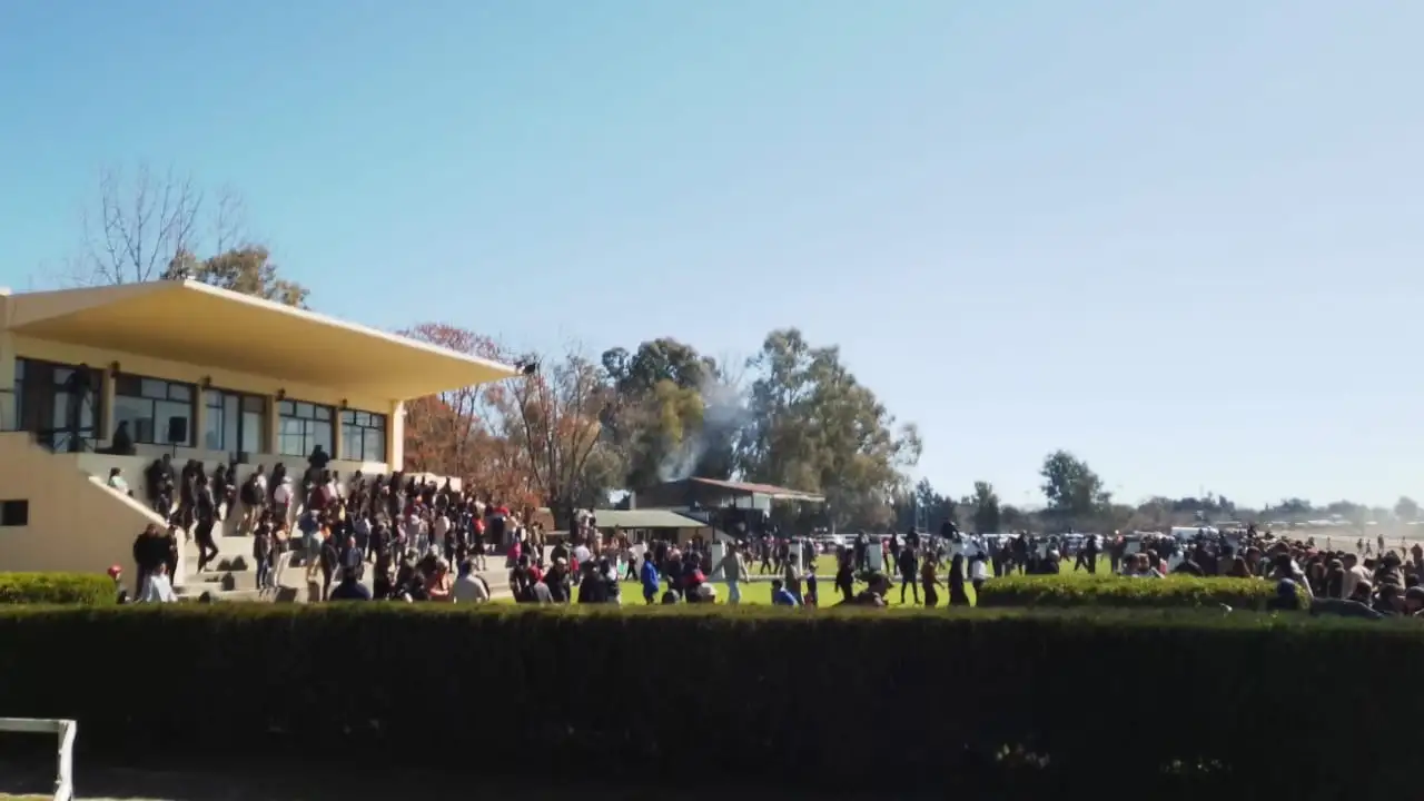 Gran jornada hípica en Gualeguay: 13 carreras y un hipódromo colmado