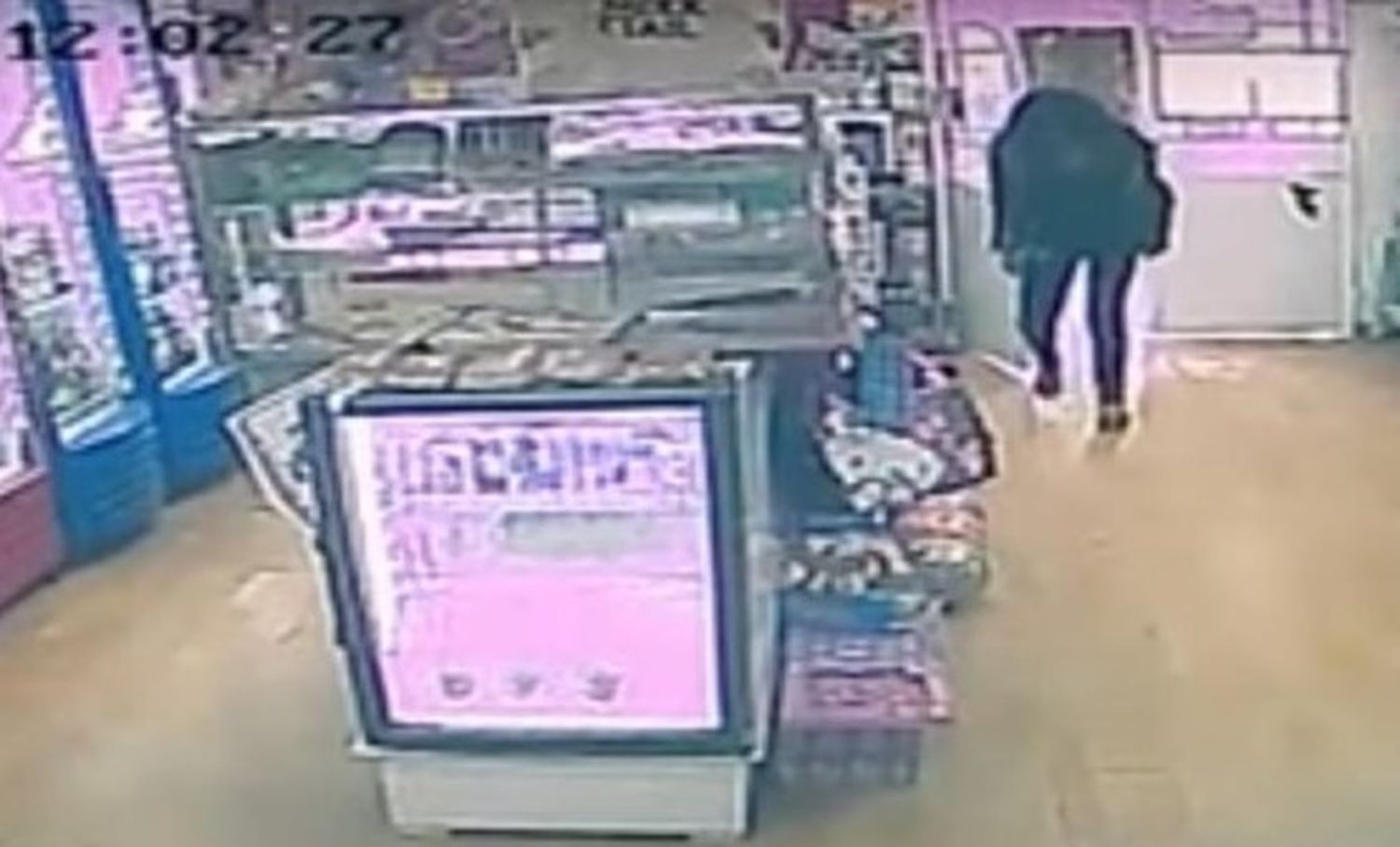 Video: la mujer violada y mantenida cautiva en La Plata pide ayuda