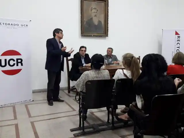 Sanfilippo: “El objetivo del libro es dar a conocer como se formó la UCR”