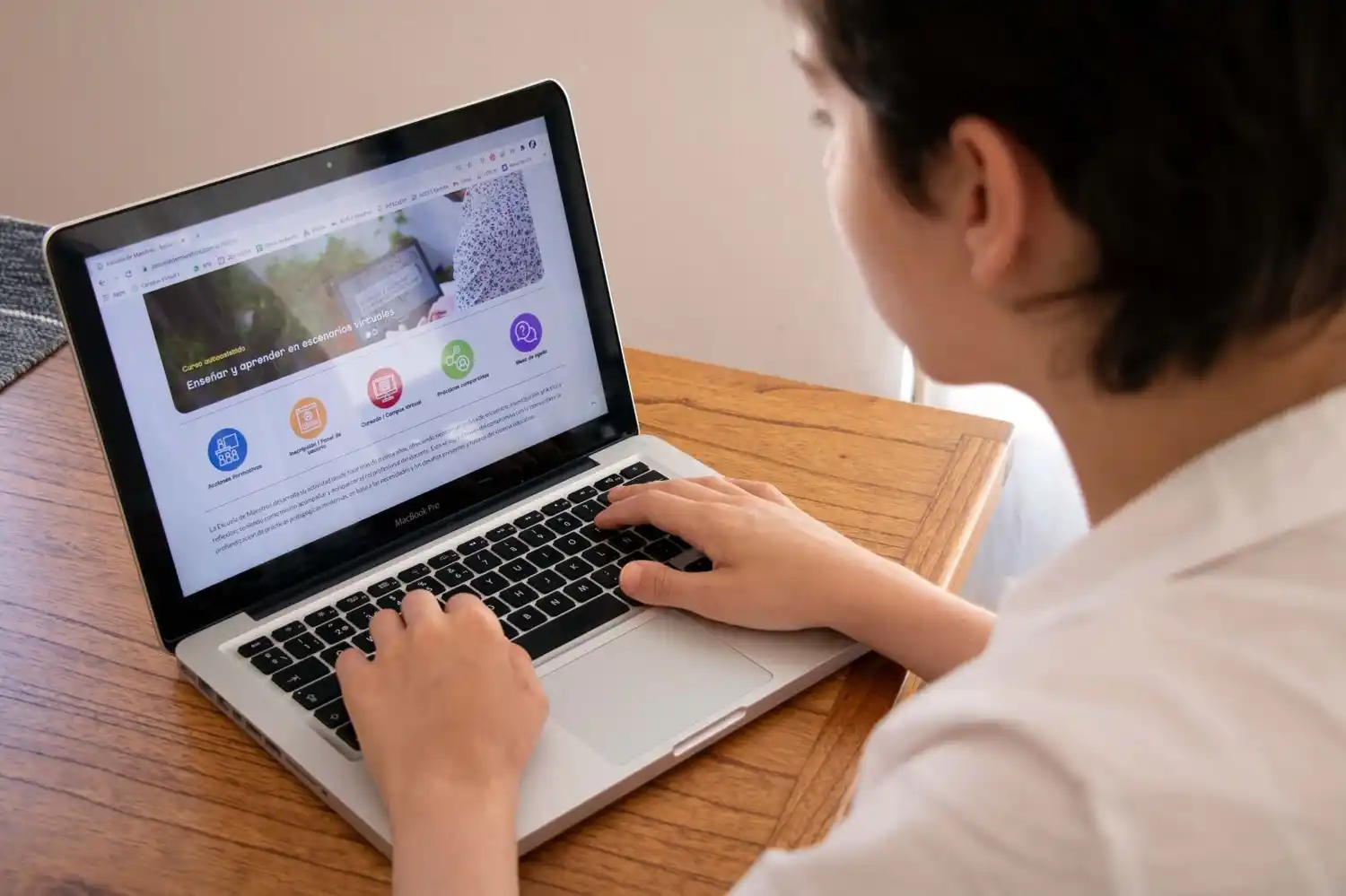 Los bonaerenses podrán inscribirse a “Terminá la Secundaria”, el programa elegido por Tagliafico para finalizar sus estudios