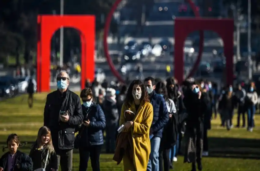 “Se habla de una posible cuarta ola para agosto”, dijo un prestigioso médico sobre el coronavirus en Portugal