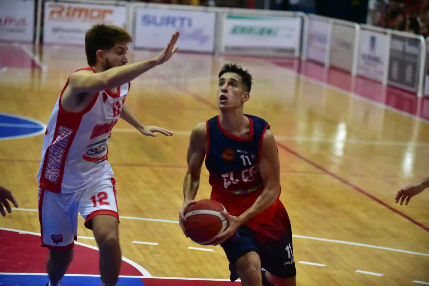 Ambos equipos llegan a este crucial partido con el objetivo de avanzar a la siguiente fase y demostrar su valía en la competencia.