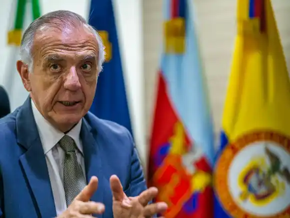 Desastre  en el ministerio de Defensa de Colombia por los gastos militares