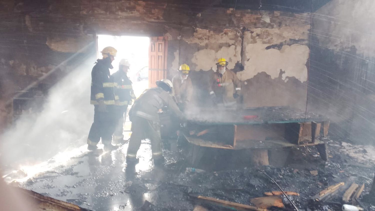 Bomberos de Concordia actuaron en un incendio en Estación Yeruá