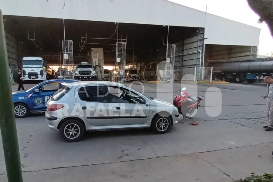 Accidente en Barrio Fasoli: un hombre tuvo que ser trasladado por un golpe en la rodilla