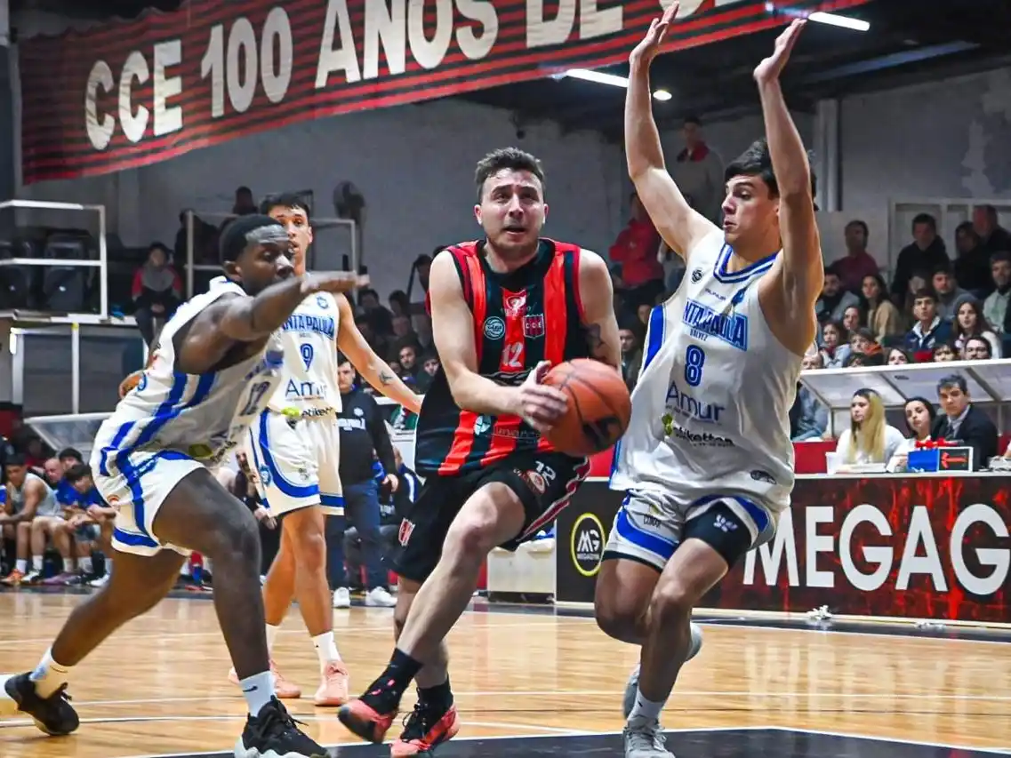 Quarroz volvió a ser determinante en la ofensiva con 19 puntos,10 en el primer cuarto (Crédito: Damián Cáceres).