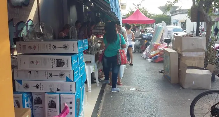 Difundieron los costos para los comercios que ocupen las veredas