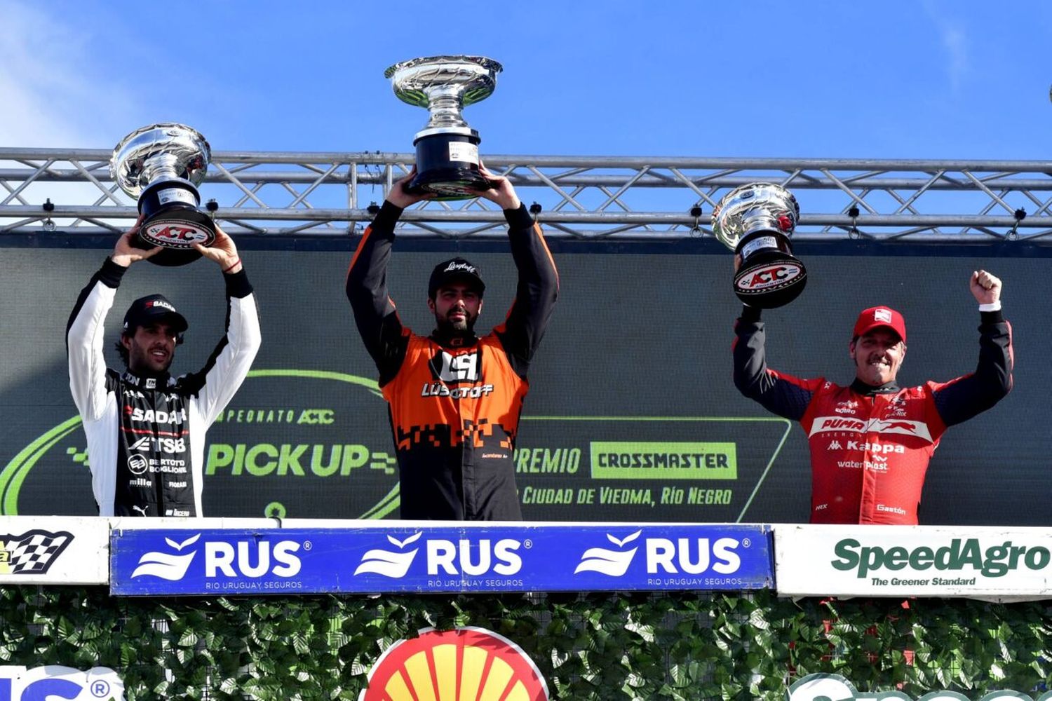 Lambiris se llevó el triunfo en la Final de las TC Pick Up en Viedma