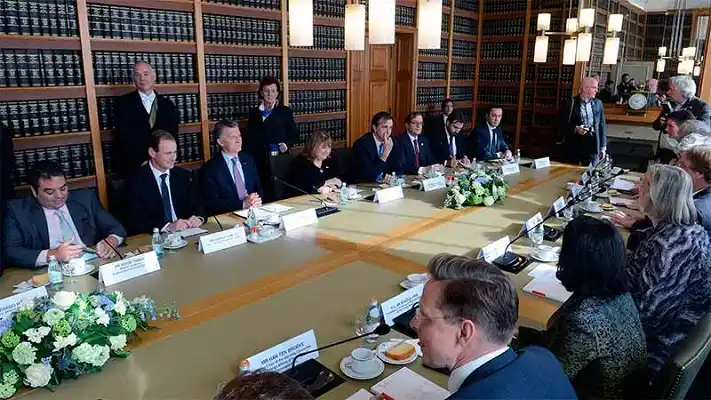 El gobernador hizo un balance positivo de su viaje a Holanda