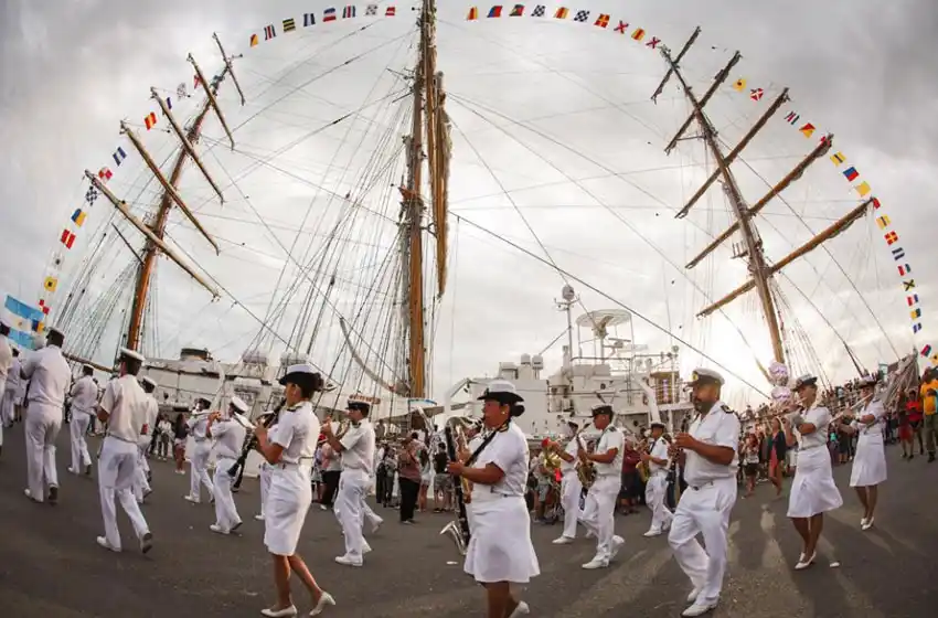 Más de 5.000 personas visitaron la Fragata Libertad