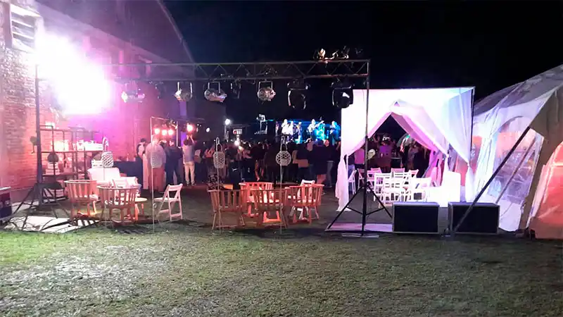 Festejaban un cumpleaños pero intervino la policía, los echó a todos y notificó al organizador