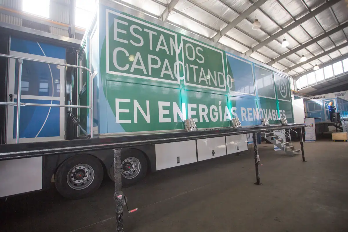 El Gobierno presentó en Mar del Plata las Aulas Talleres Móviles