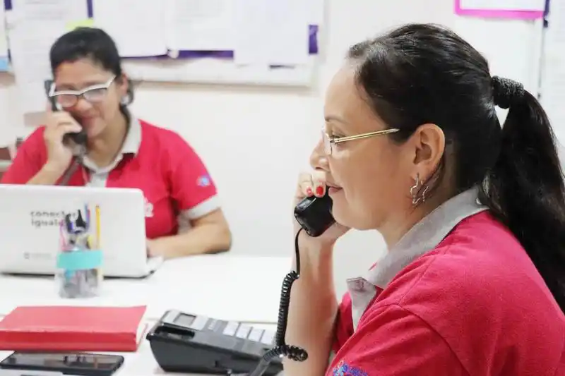 Línea 102: capacitan a asesores telefónicos 
para mejorar abordaje de situaciones críticas