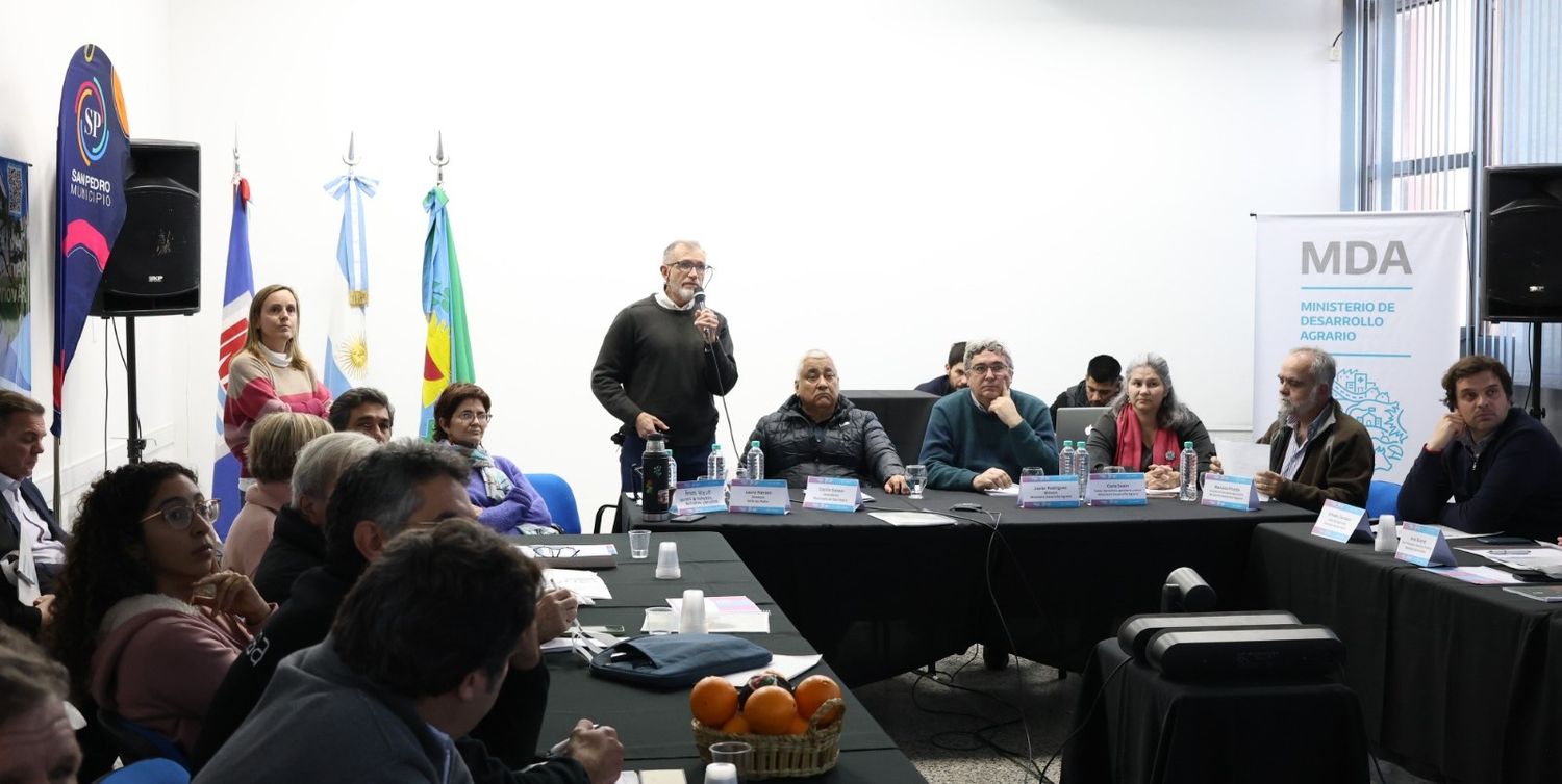 Mesa Frutícola Provincial: el ministro Rodríguez encabezó una reunión en Inta San Pedro