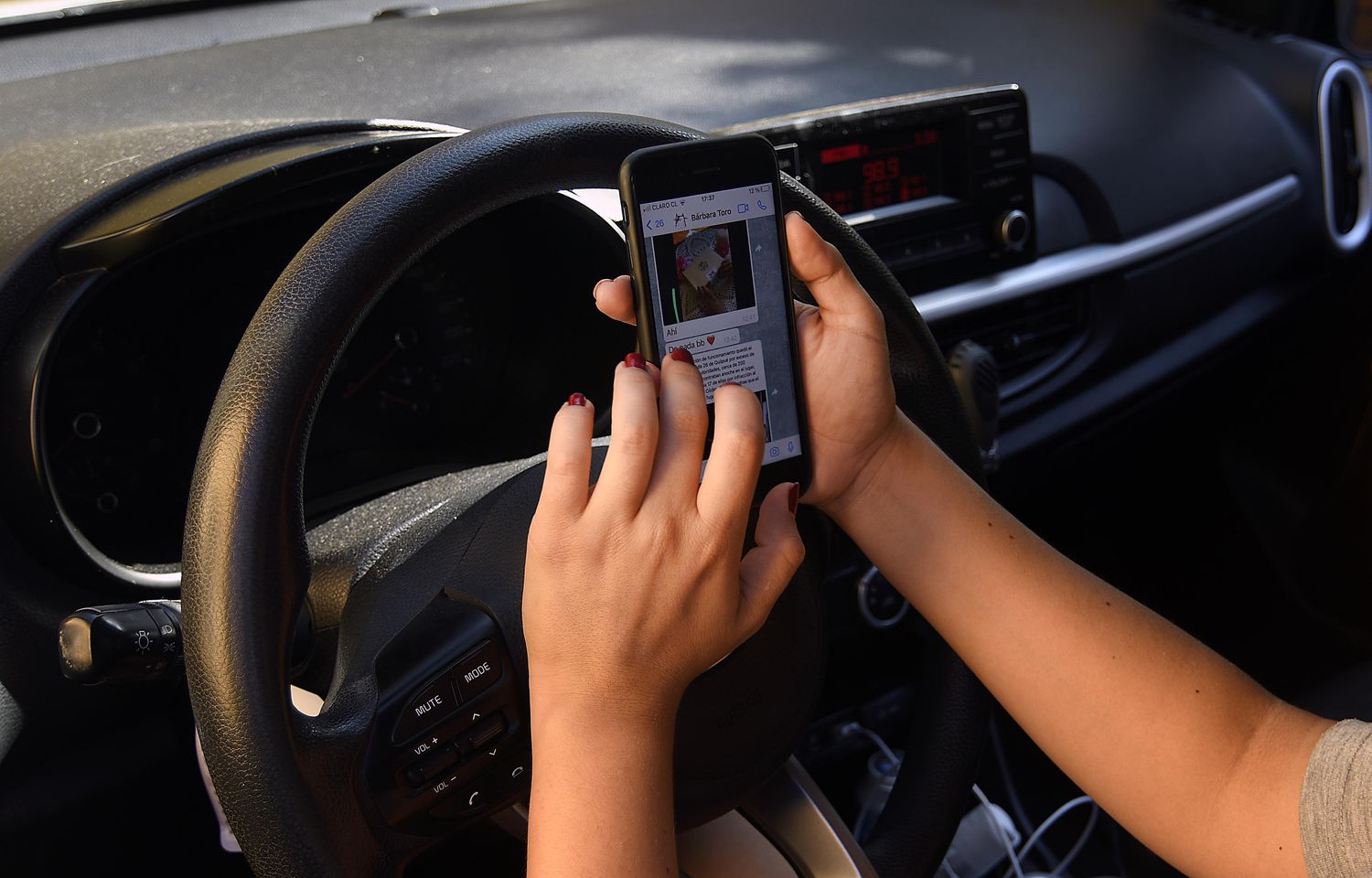 celular al volante - 1